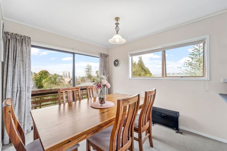 Photo of property in 1/2a Carlisle Road, Browns Bay, Auckland, 0630