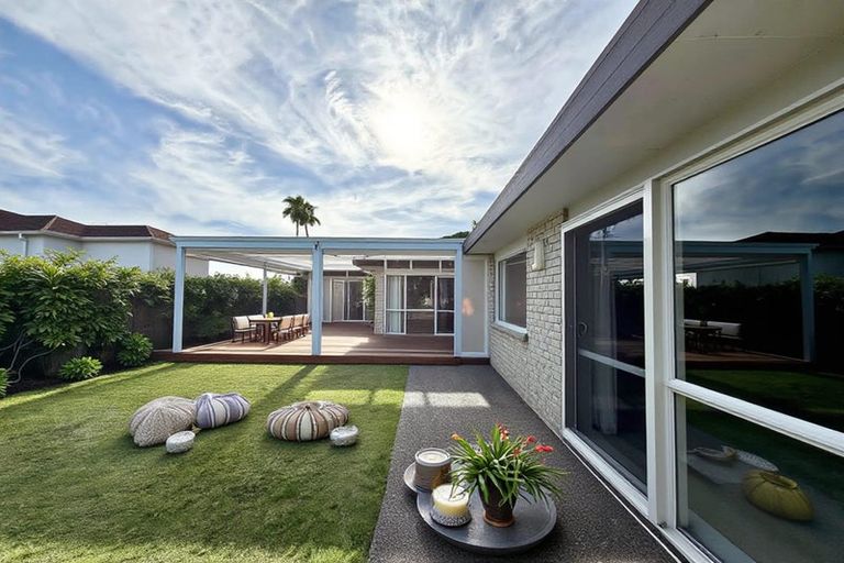 Photo of property in 12 Adrigole Place, East Tamaki, Auckland, 2013