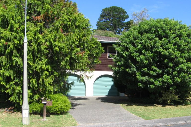 Photo of property in 56 Saddleback Rise, Murrays Bay, Auckland, 0630