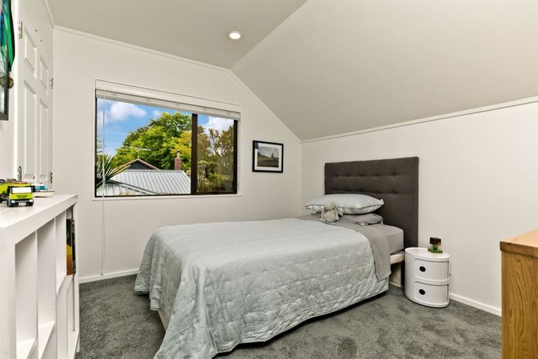 Photo of property in 1 Birchwood Grove, Greenhithe, Auckland, 0632