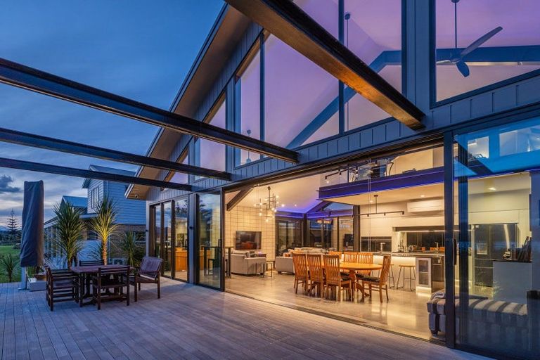 Photo of property in 112 Ti Kouka Crescent, Matarangi, Whitianga, 3592