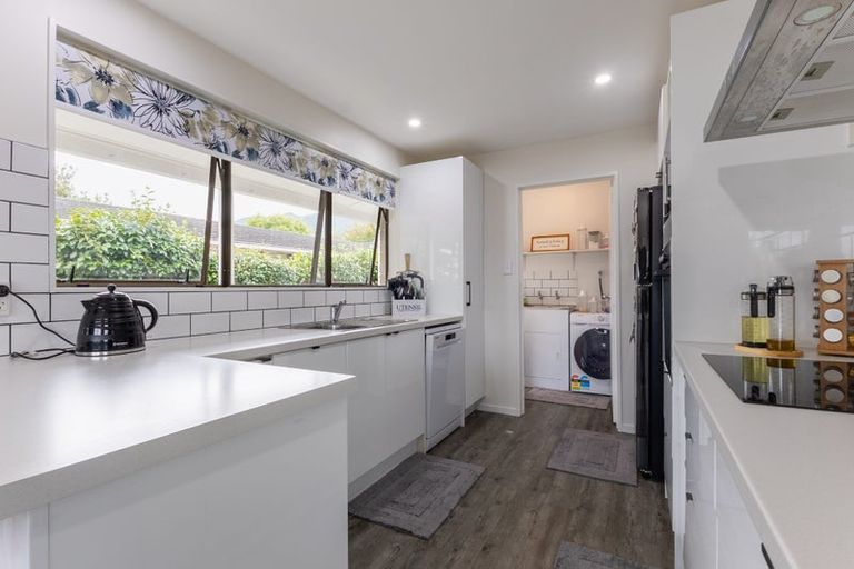 Photo of property in 34a Rewarewa Crescent, Waikanae, 5036