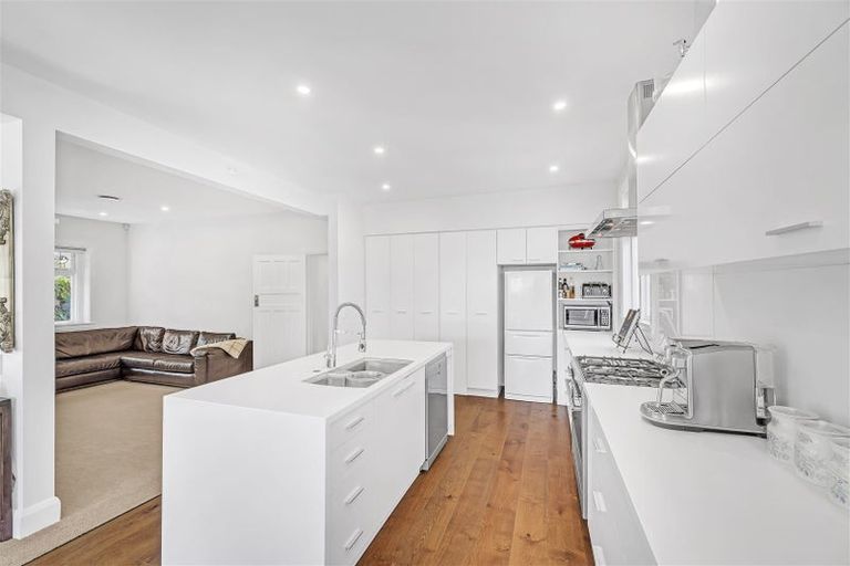 Photo of property in 49 Hartley Avenue, Strowan, Christchurch, 8052