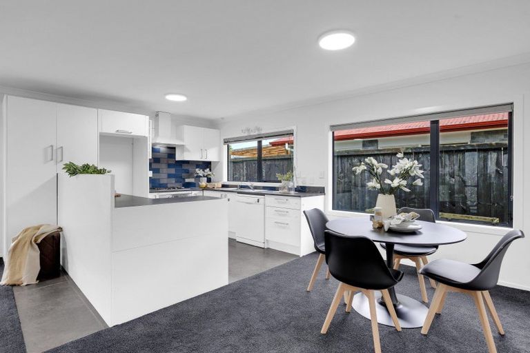 Photo of property in 8 Harvard Court, Melville, Hamilton, 3206