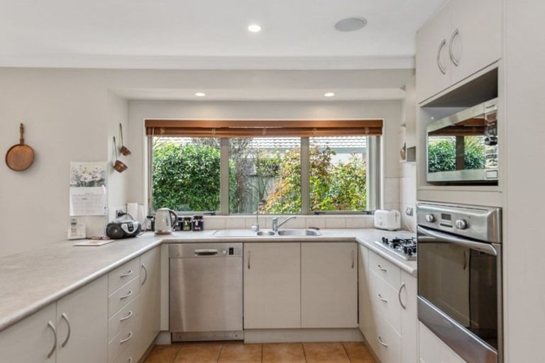 Photo of property in 6 Makepeace Place, Flagstaff, Hamilton, 3210