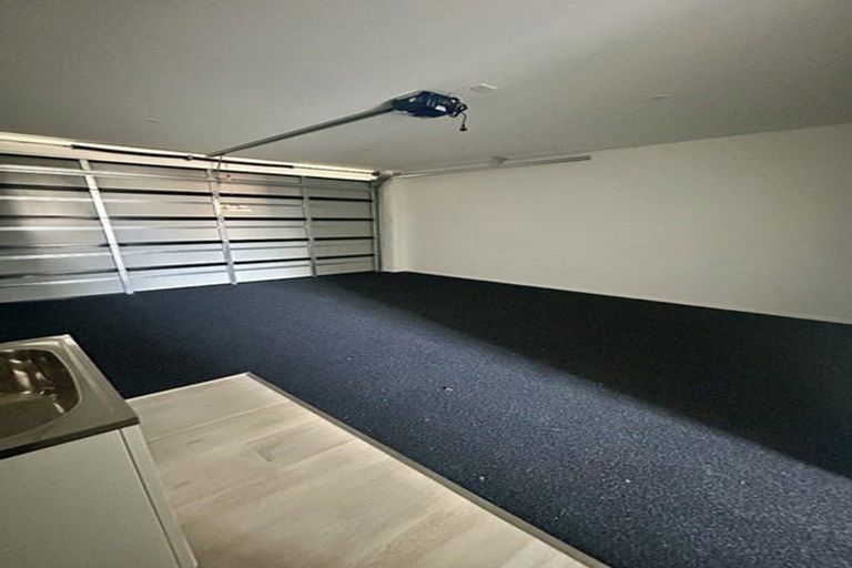 Photo of property in 15 Tiraumea Drive, Pakuranga, Auckland, 2010