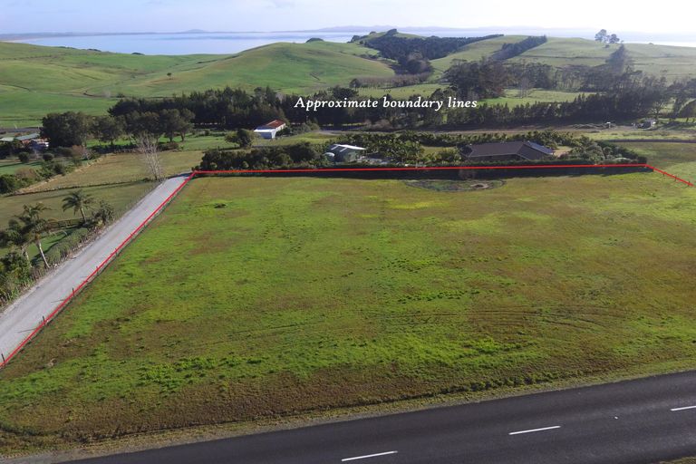 Photo of property in 18 Taipa View Road, Taipa, 0483