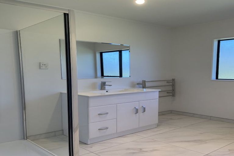 Photo of property in 3 Robina Court, Burswood, Auckland, 2013
