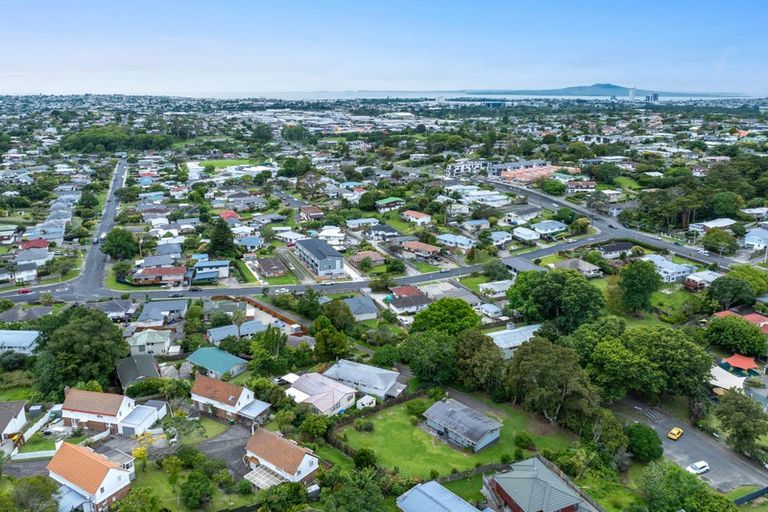 Photo of property in 16 Blenheim Street, Glenfield, Auckland, 0629