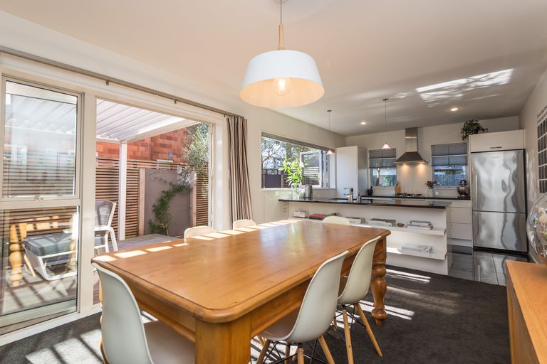 Photo of property in 31 Eversleigh Street, St Albans, Christchurch, 8014