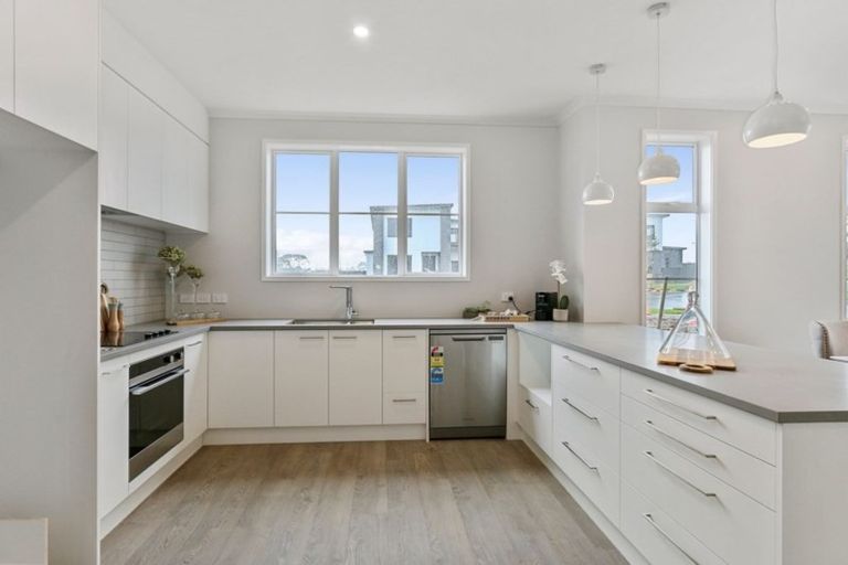 Photo of property in 54 Hayfield Way, Karaka, Papakura, 2113