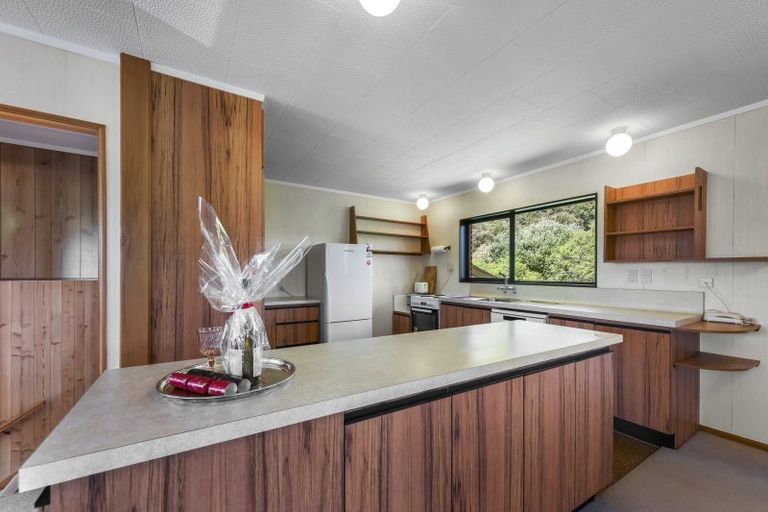Photo of property in 6 Moana View Road, Waikawa, Picton, 7220