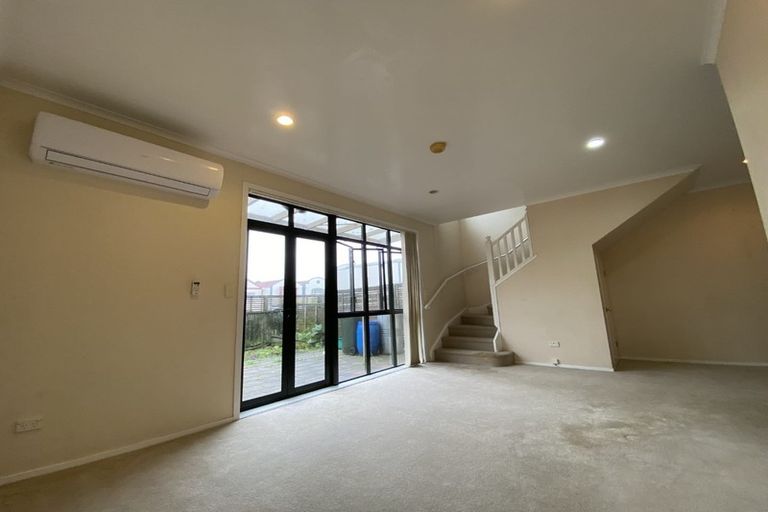 Photo of property in Tuscany Towers, 53/1 Ambrico Place, New Lynn, Auckland, 0600