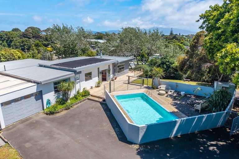 Photo of property in 48 Tiromoana Road, Raumati South, Paraparaumu, 5032