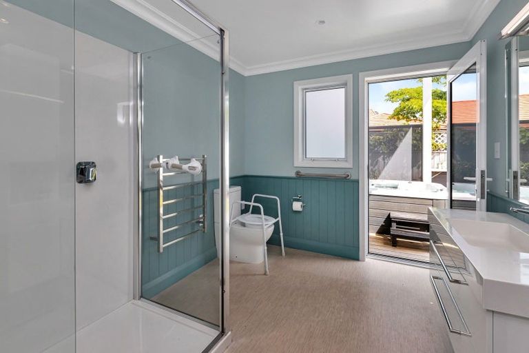 Photo of property in 2 Cayman Court, One Tree Point, 0118