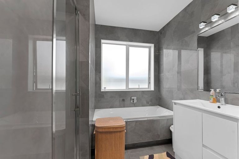 Photo of property in 13 Hollowout Street, Takanini, 2112