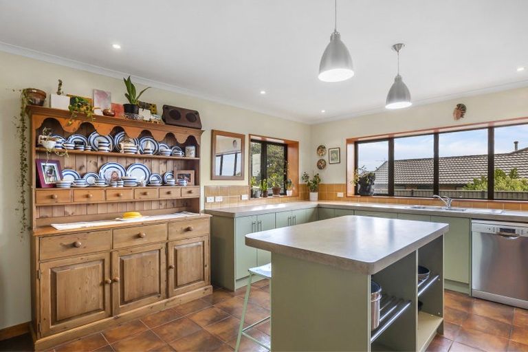 Photo of property in 41 Highgrove, Saint Clair, Dunedin, 9012