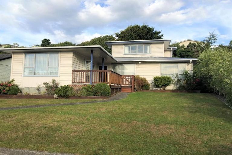 Photo of property in 12 Timaru Grove, Kelson, Lower Hutt, 5010