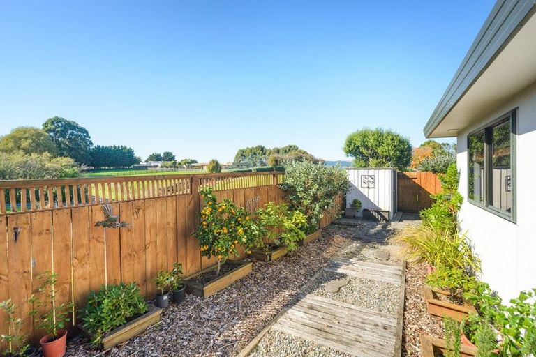 Photo of property in 39 Logan Way, Kelvin Grove, Palmerston North, 4414