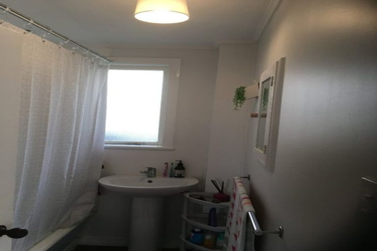 Photo of property in 39 Hiwi Crescent, Titahi Bay, Porirua, 5022