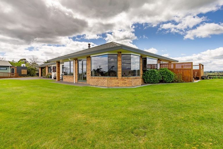 Photo of property in 347 Henwood Road, Hillsborough, New Plymouth, 4372