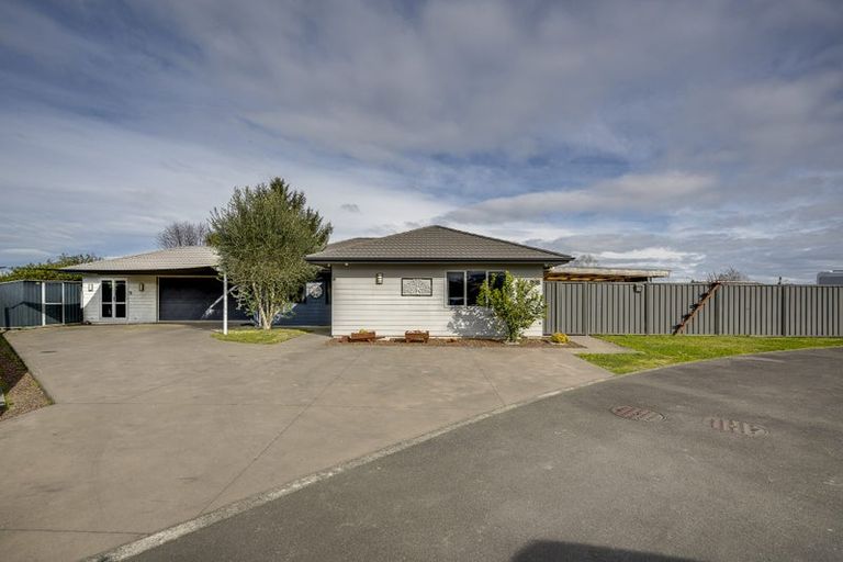 Photo of property in 28 Mcnaughton Place, Onekawa, Napier, 4110