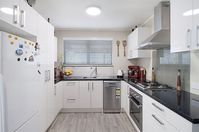 Photo of property in 1/229 Waitemata Drive, Ranui, Auckland, 0612