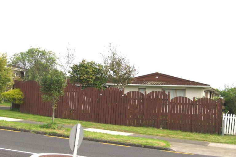 Photo of property in 63 Sandspit Road, Shelly Park, Auckland, 2014