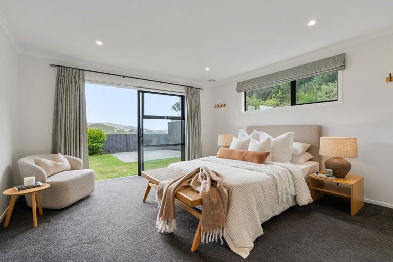 Photo of property in 19 Prestbury Grove, Churton Park, Wellington, 6037