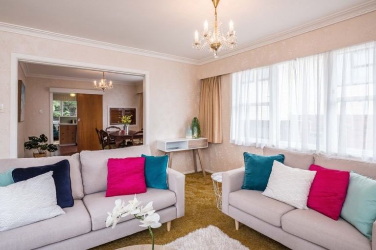 Photo of property in 34 Westview Grove, Miramar, Wellington, 6022