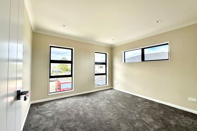 Photo of property in 8a Kelvyn Grove, Hillpark, Auckland, 2102