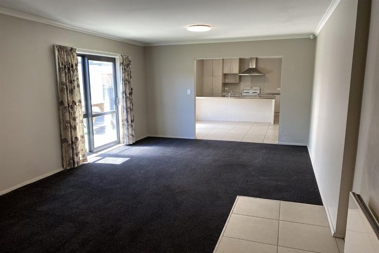 Photo of property in 12 Auburn Avenue, Upper Riccarton, Christchurch, 8041