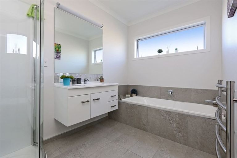 Photo of property in 2 Nichol Place, Greenmeadows, Napier, 4112