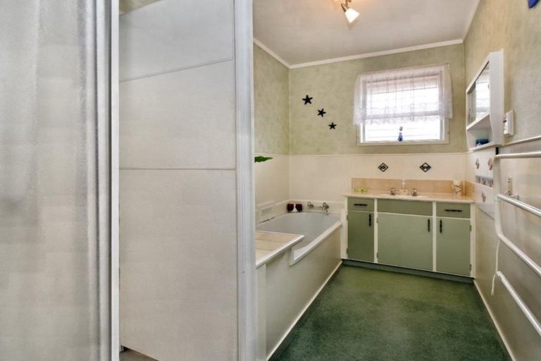 Photo of property in 3/2 Routley Drive, Glen Eden, Auckland, 0602