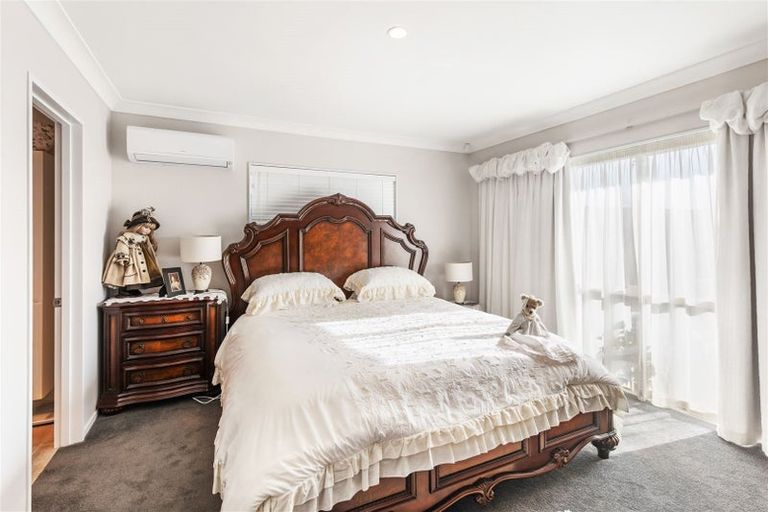 Photo of property in 5 Amoka Crescent, Parklands, Christchurch, 8083