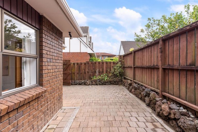 Photo of property in 46a East Coast Road, Milford, Auckland, 0620