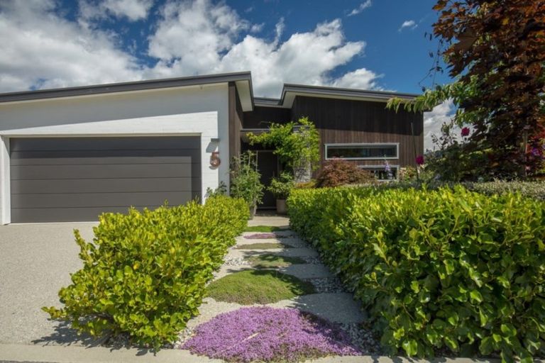 Photo of property in 5 Edgewood Place, Wanaka, 9305