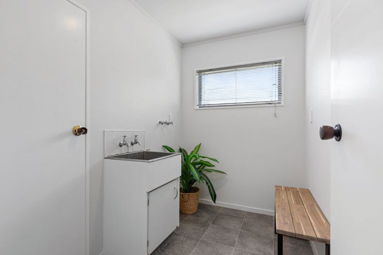 Photo of property in 12a Hastings Street, Te Puke, 3119