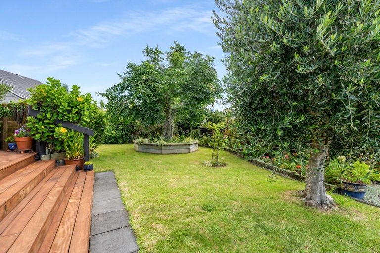 Photo of property in 102 Mark Street, Whangamata, 3620