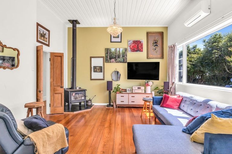 Photo of property in 12 Harris Street, Waitara, 4320