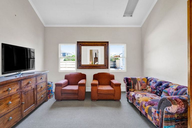 Photo of property in 76a Glover Road, Hawera, 4610