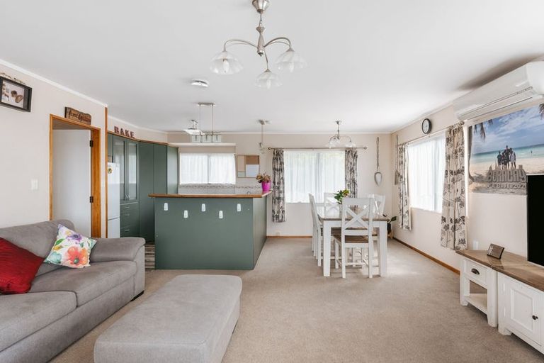 Photo of property in 7a Omokoroa Road, Omokoroa, 3114