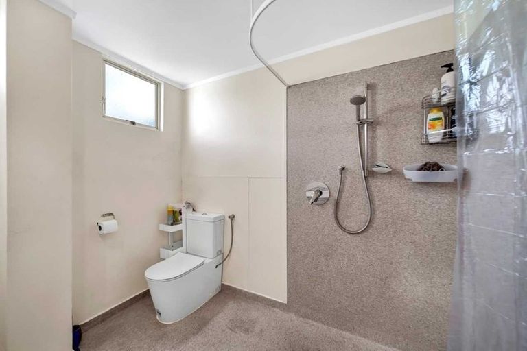 Photo of property in 1/58 Paynters Avenue, Strandon, New Plymouth, 4312
