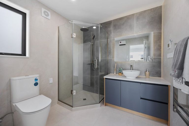 Photo of property in 8 Mill Hill Close, Flat Bush, 2019