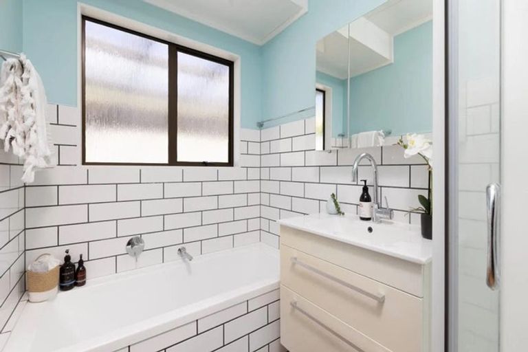 Photo of property in 18 Seymour Place, Bellevue, Tauranga, 3110