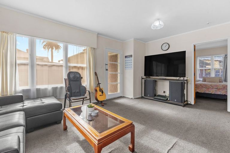 Photo of property in 1/42 Wallace Road, Papatoetoe, Auckland, 2025