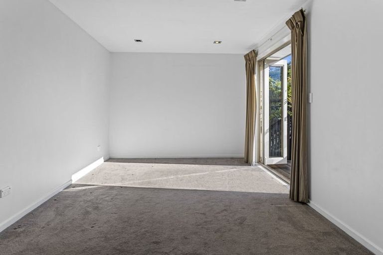 Photo of property in 65 Cleveland Street, Edgeware, Christchurch, 8013