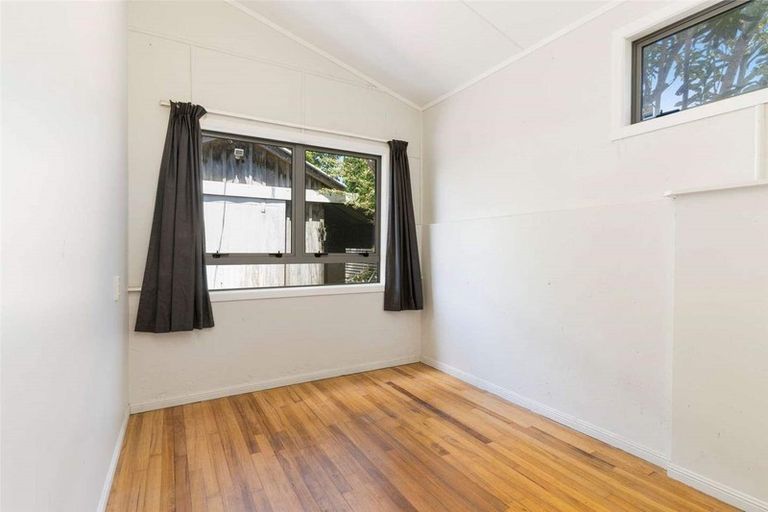 Photo of property in 304 Glengarry Road, Glen Eden, Auckland, 0602