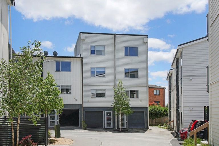 Photo of property in 60 Niu Lane, Te Atatu South, Auckland, 0610