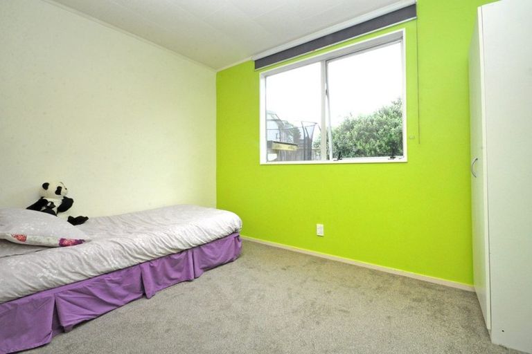 Photo of property in 2/7 Banksia Place, Goodwood Heights, Auckland, 2105